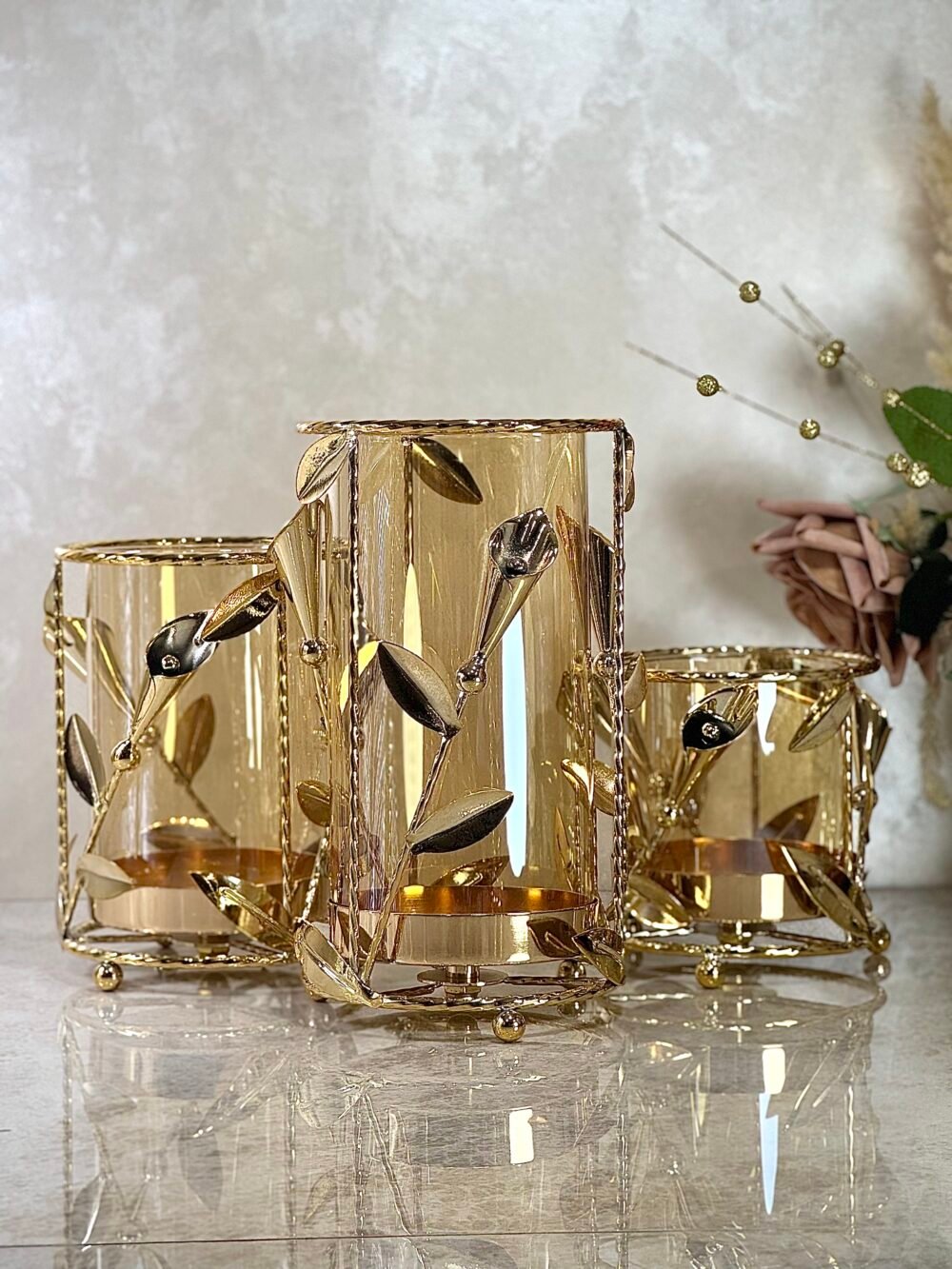 Ensemble de 3 Bougeoirs Larges en Verre et Métal Doré – Élégance Moderne pour Grandes Bougies