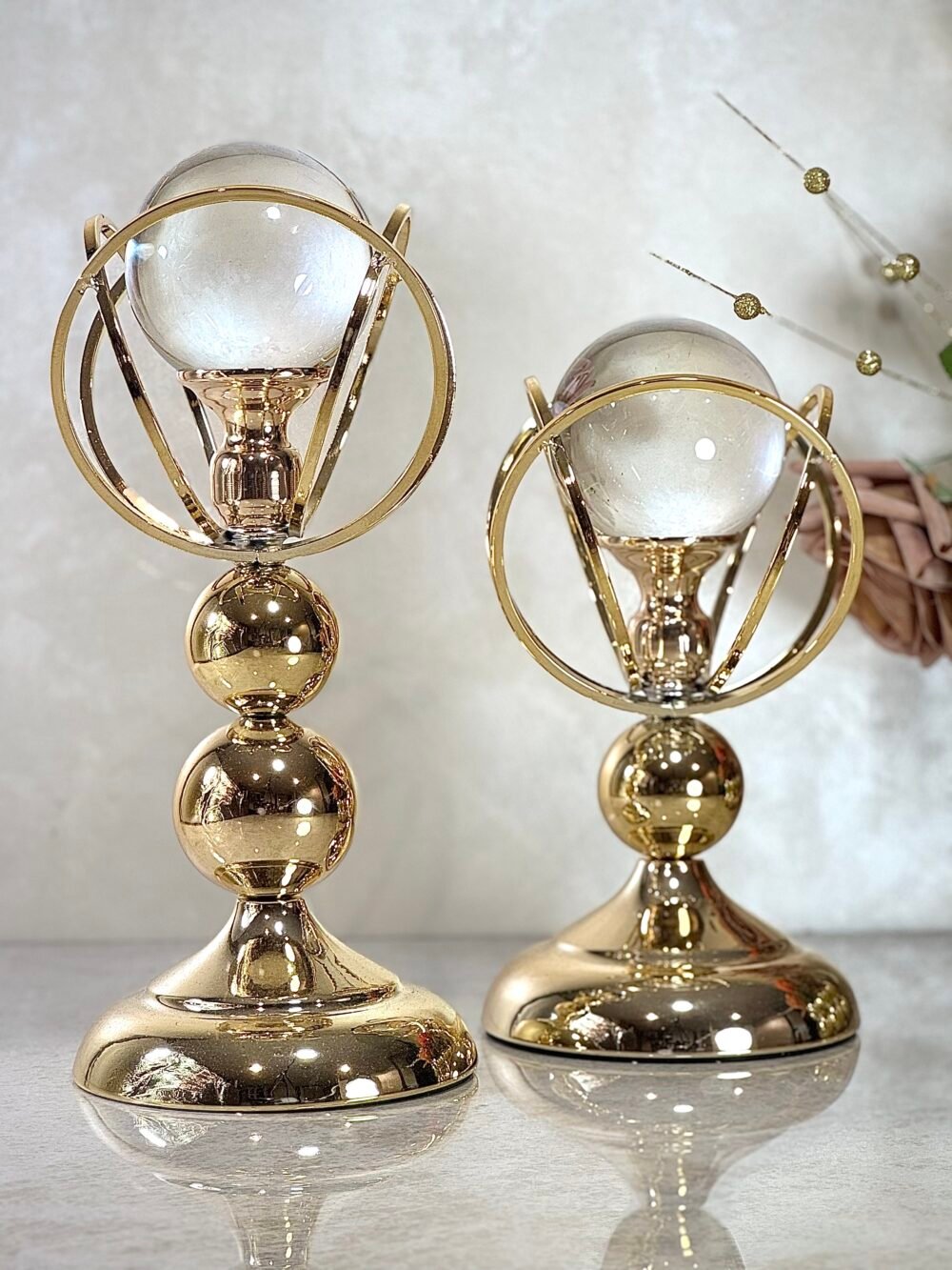 Torche Décorative Dorée avec Boule en Cristal – Élément Raffiné pour Intérieur Luxueux