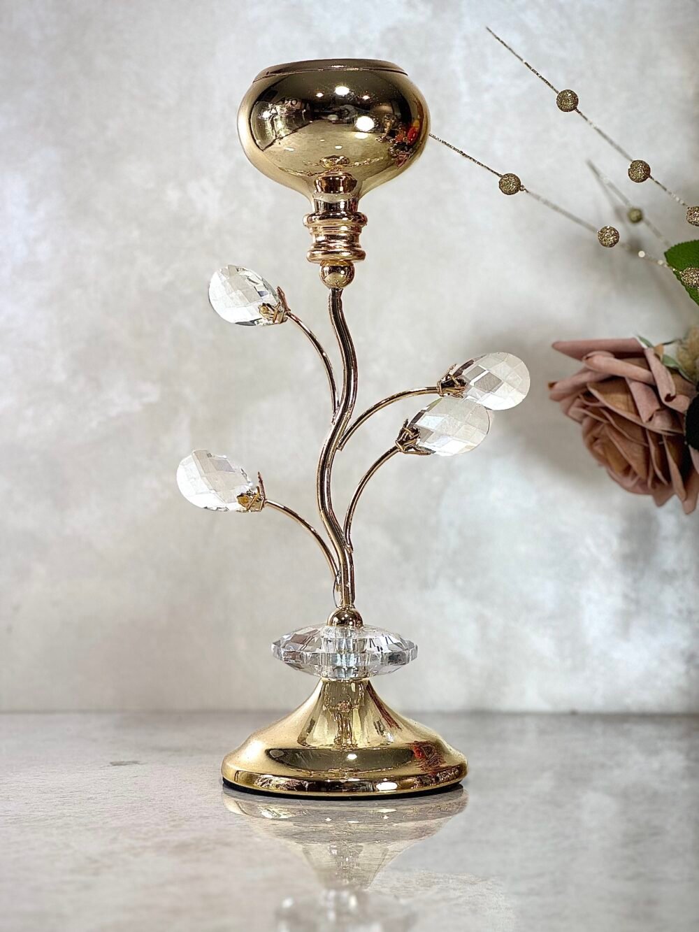 Bougeoir Fleur Épanouie en Cristal et Métal Doré – Élégance Florale et Reflets Lumineux