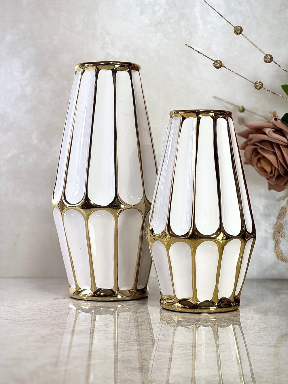 Ensemble de 2 Vases Cylindriques Blancs et Dorés – Élégance Moderne