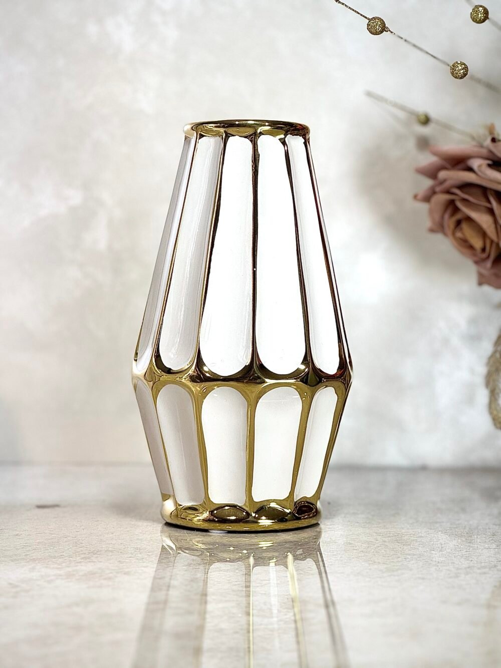 Ensemble de 2 Vases Cylindriques Blancs et Dorés – Élégance Moderne