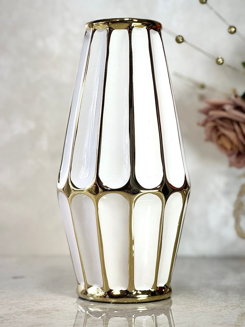 Ensemble de 2 Vases Cylindriques Blancs et Dorés – Élégance Moderne