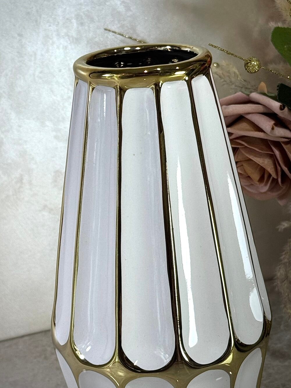 Ensemble de 2 Vases Cylindriques Blancs et Dorés – Élégance Moderne