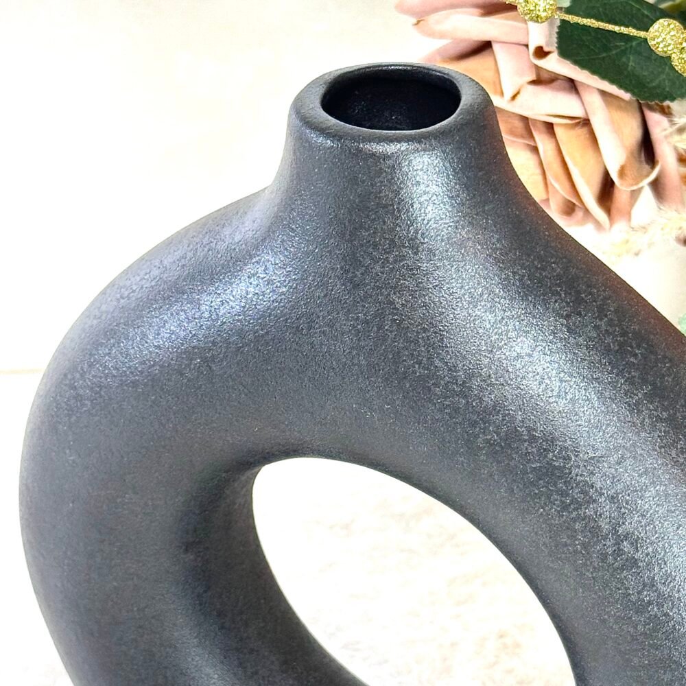 Ensemble de 3 Vases Abstraits Troués en Céramique – Design Moderne Noir, Blanc et Gris Élégants