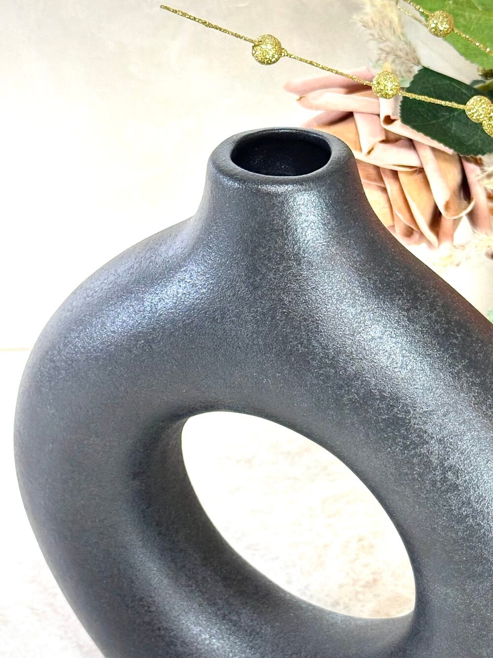 Ensemble de 3 Vases Abstraits Troués en Céramique – Design Moderne Noir, Blanc et Gris Élégants