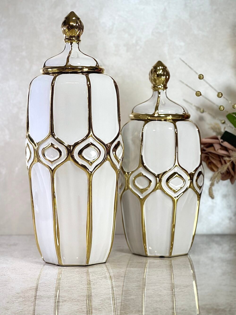 Ensemble de 2 Urnes Décoratives Cylindriques Blanches avec Lignes Dorées