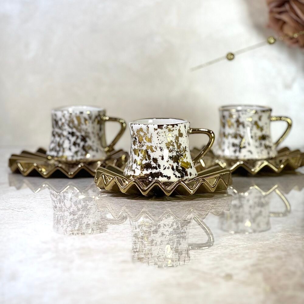 Ensemble de 6 Tasses à Café Blanches et Dorées Tachetées – Élégance Moderne avec Détails Dorés