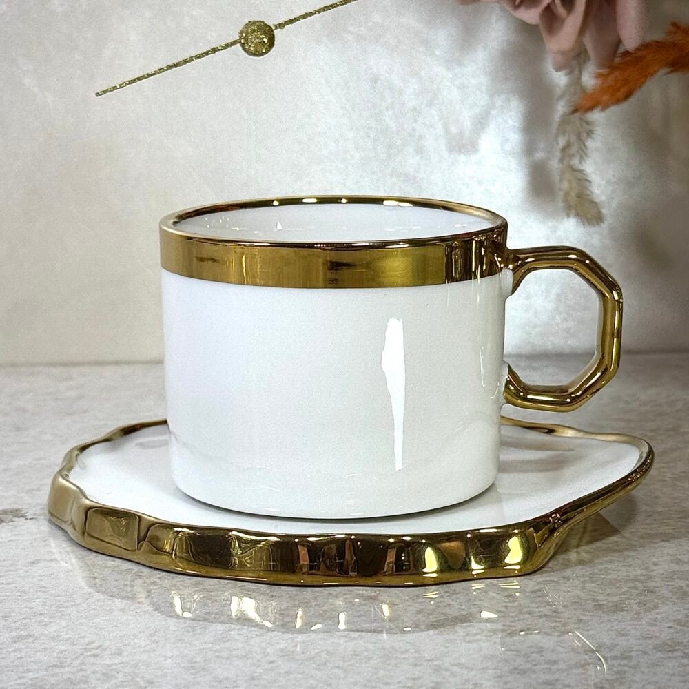 Ensemble de 6 Grandes Tasses à Café Blanches avec Accents Dorés – Élégance Subtile et Format Confortable