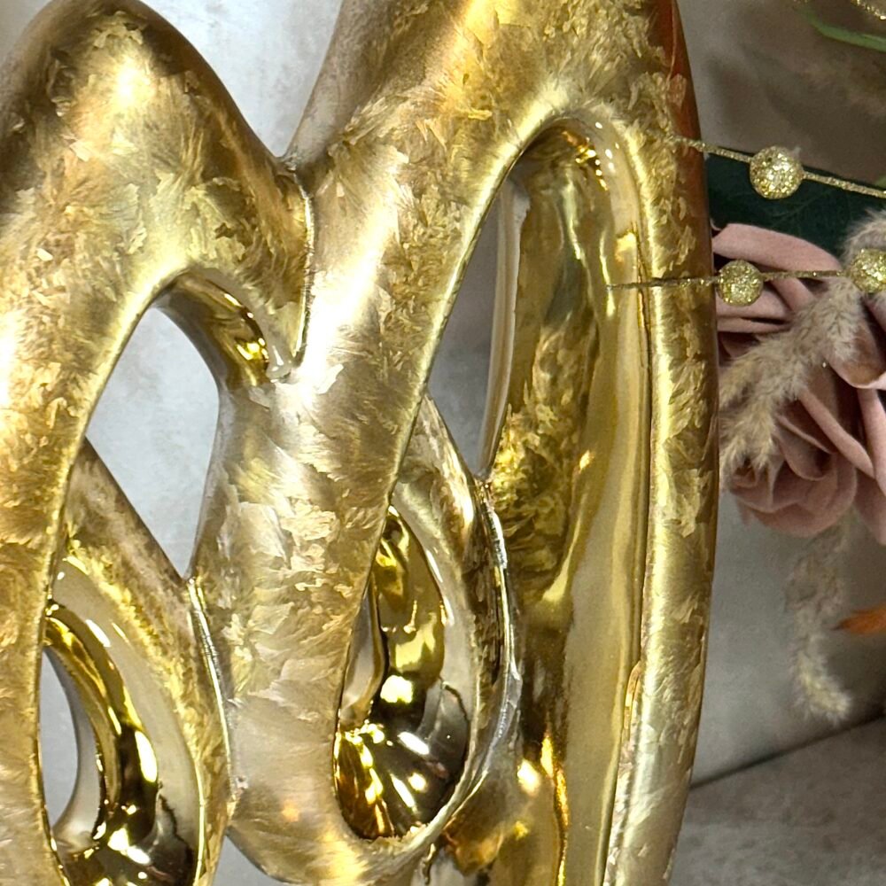 Statue Moderne Élégante Dorée en Forme de Colombe avec Socle Noir – Symbole de Paix et Élégance Contemporaine