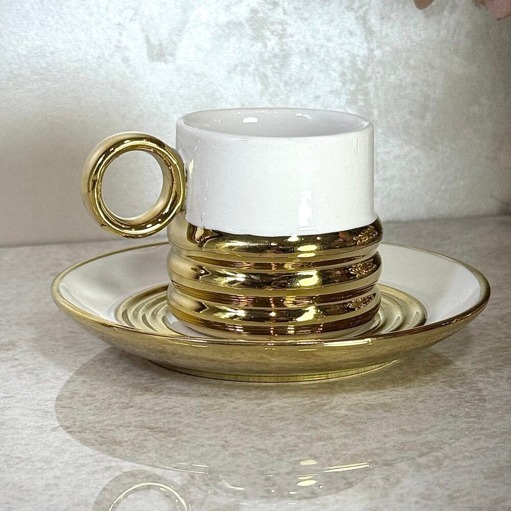 Ensemble de 6 Tasses à Café et Sous-Tasses Blanches et Dorées – Design Élégant et Moderne