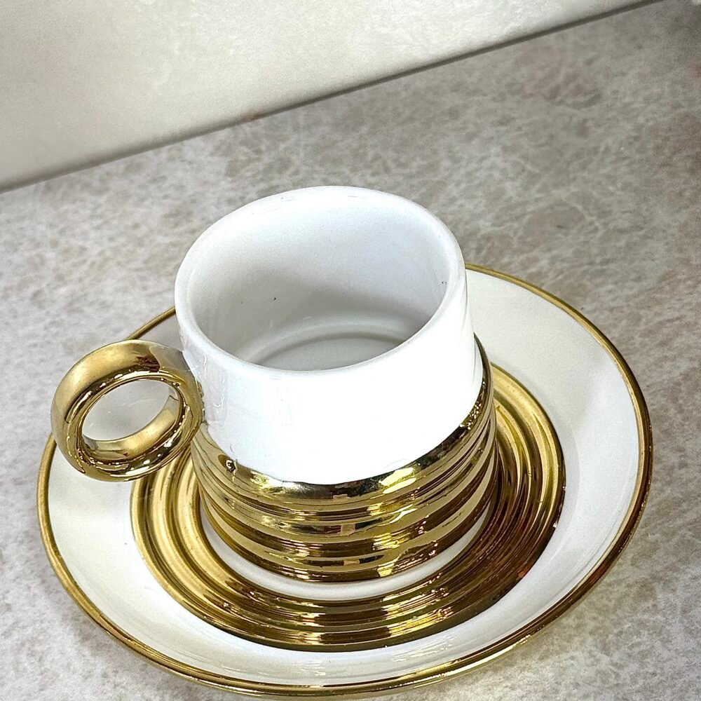 Ensemble de 6 Tasses à Café et Sous-Tasses Blanches et Dorées – Design Élégant et Moderne