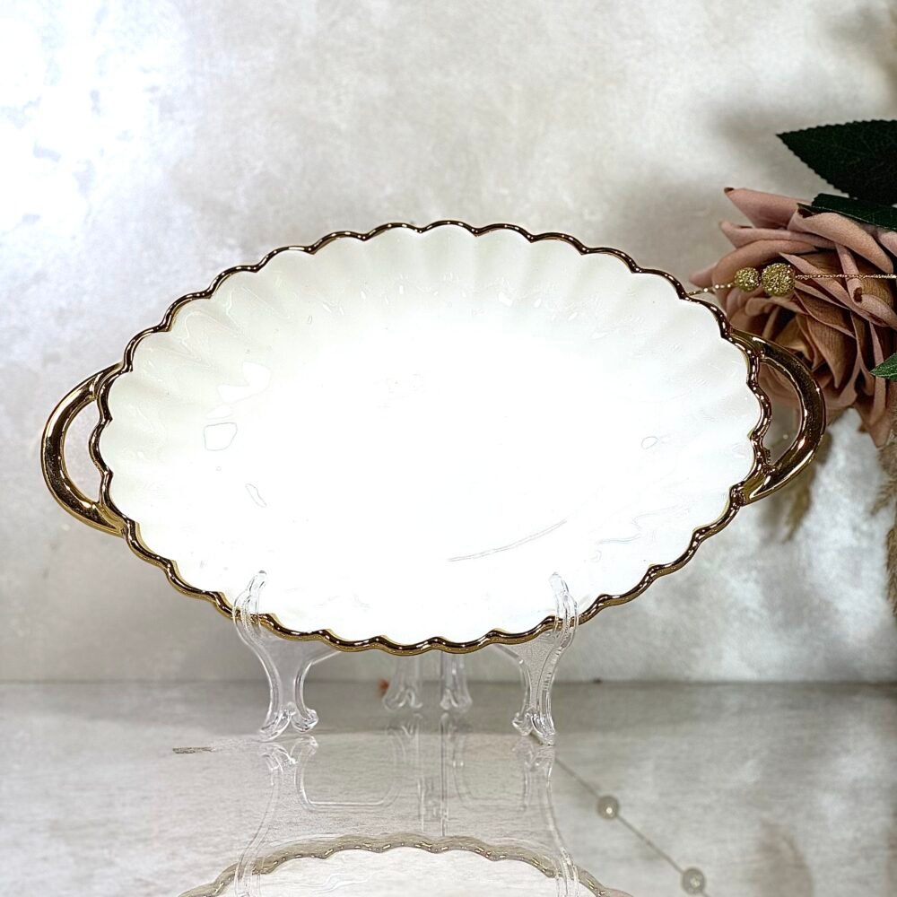 Bol Ovale de Présentation Blanc avec Motifs Dorés et Poignées Élégantes