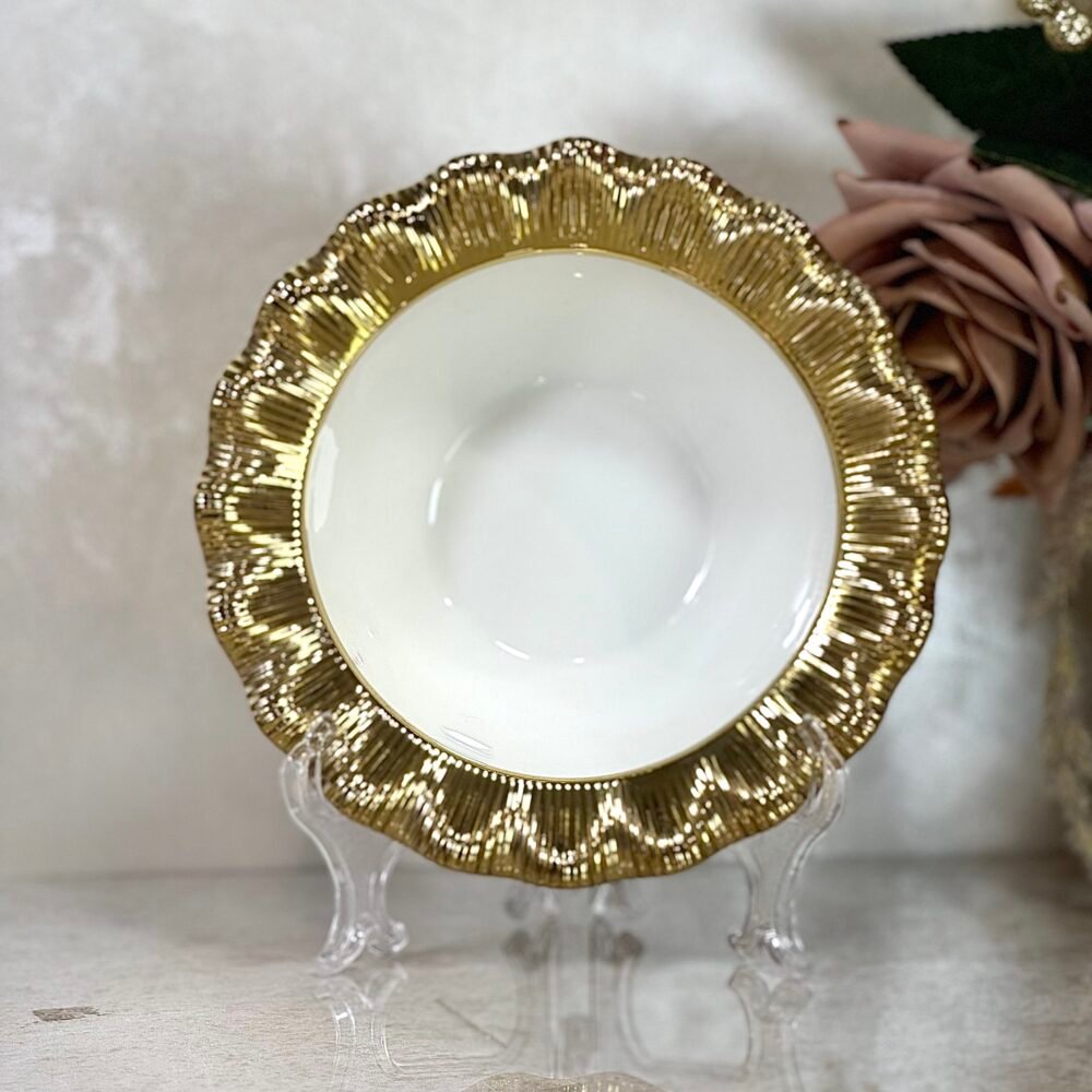 Bol Doré avec Intérieur Blanc – Élégance Moderne pour Votre Table