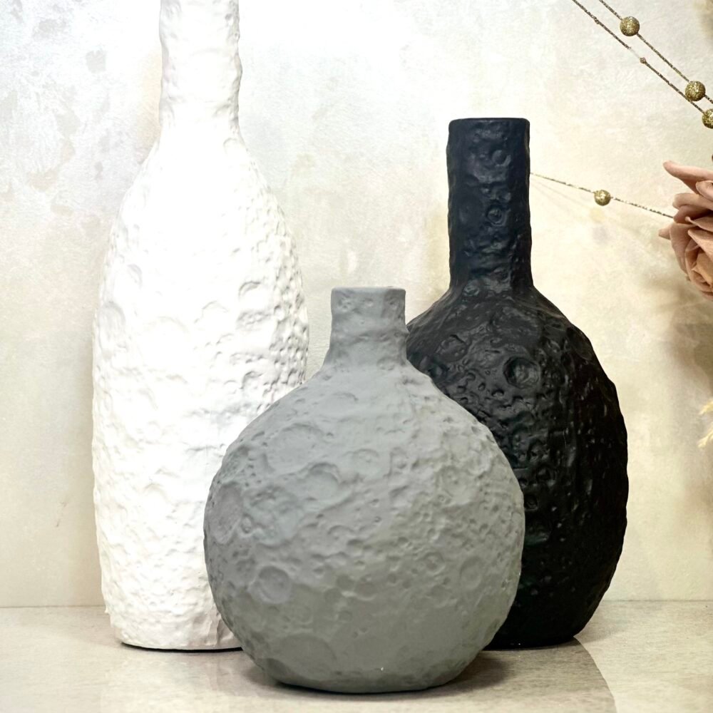 Ensemble de 3 Vases Décoratifs en Forme de Bouteille– Texture Surface Lunaire