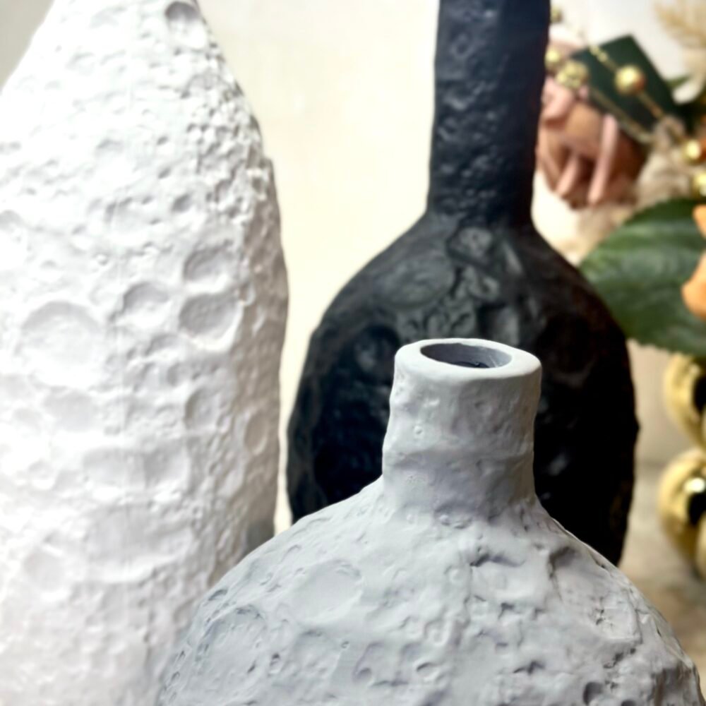 Ensemble de 3 Vases Décoratifs en Forme de Bouteille– Texture Surface Lunaire